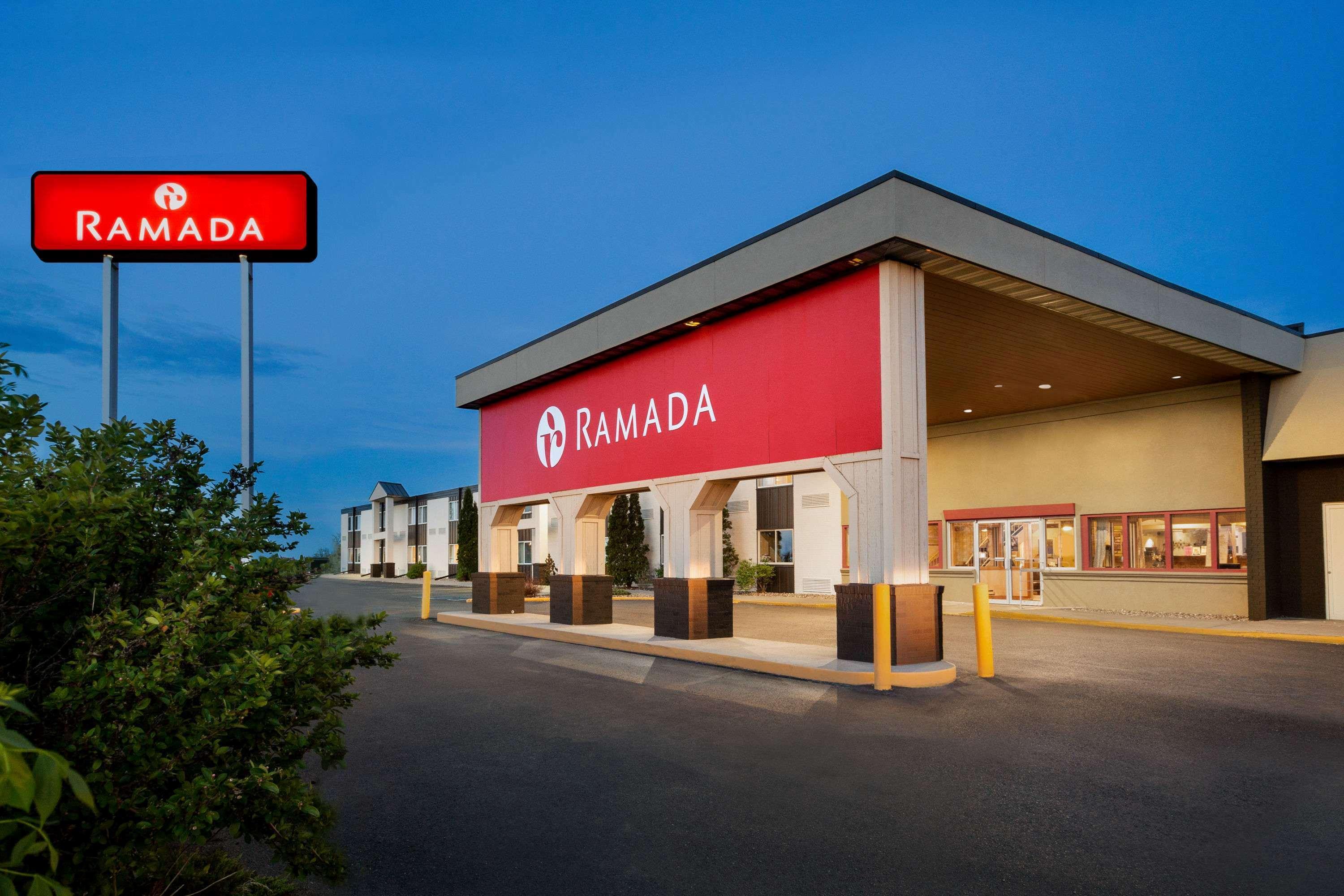 Ramada By Wyndham Bismarck Exterior foto