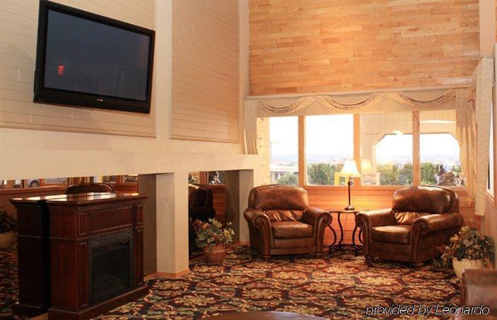 Ramada By Wyndham Bismarck Interior foto