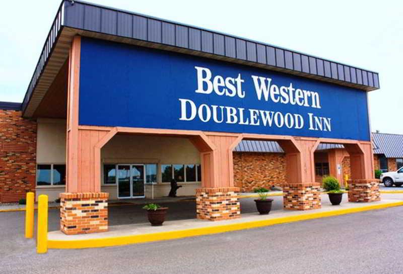 Ramada By Wyndham Bismarck Exterior foto
