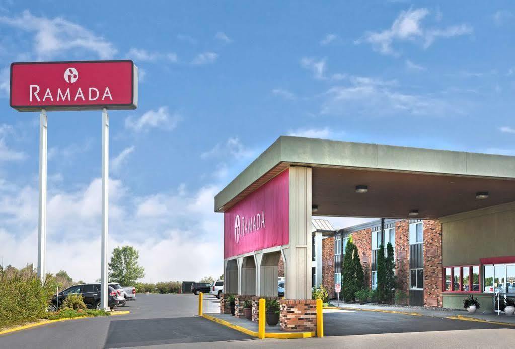 Ramada By Wyndham Bismarck Exterior foto
